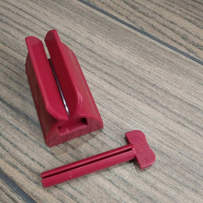 ANYA D645-DS Red